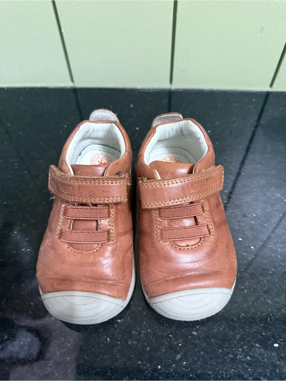 Biomecanics Kids Leather Hook-and-Loop Sneakers in Rust Brown size 22/ or 6 - Picture 2 of 10